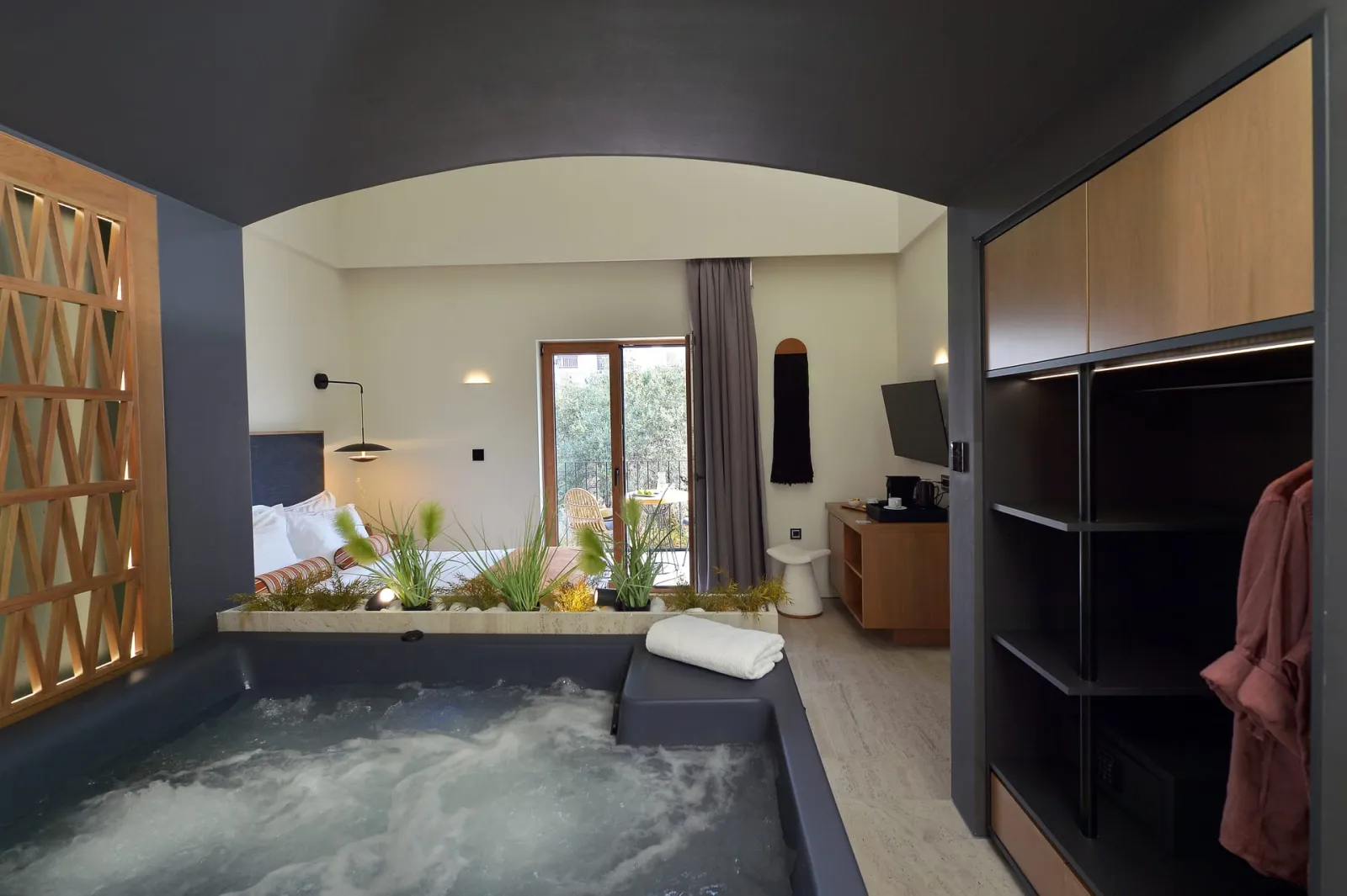 Grand Suite with Attic & Hot Tub