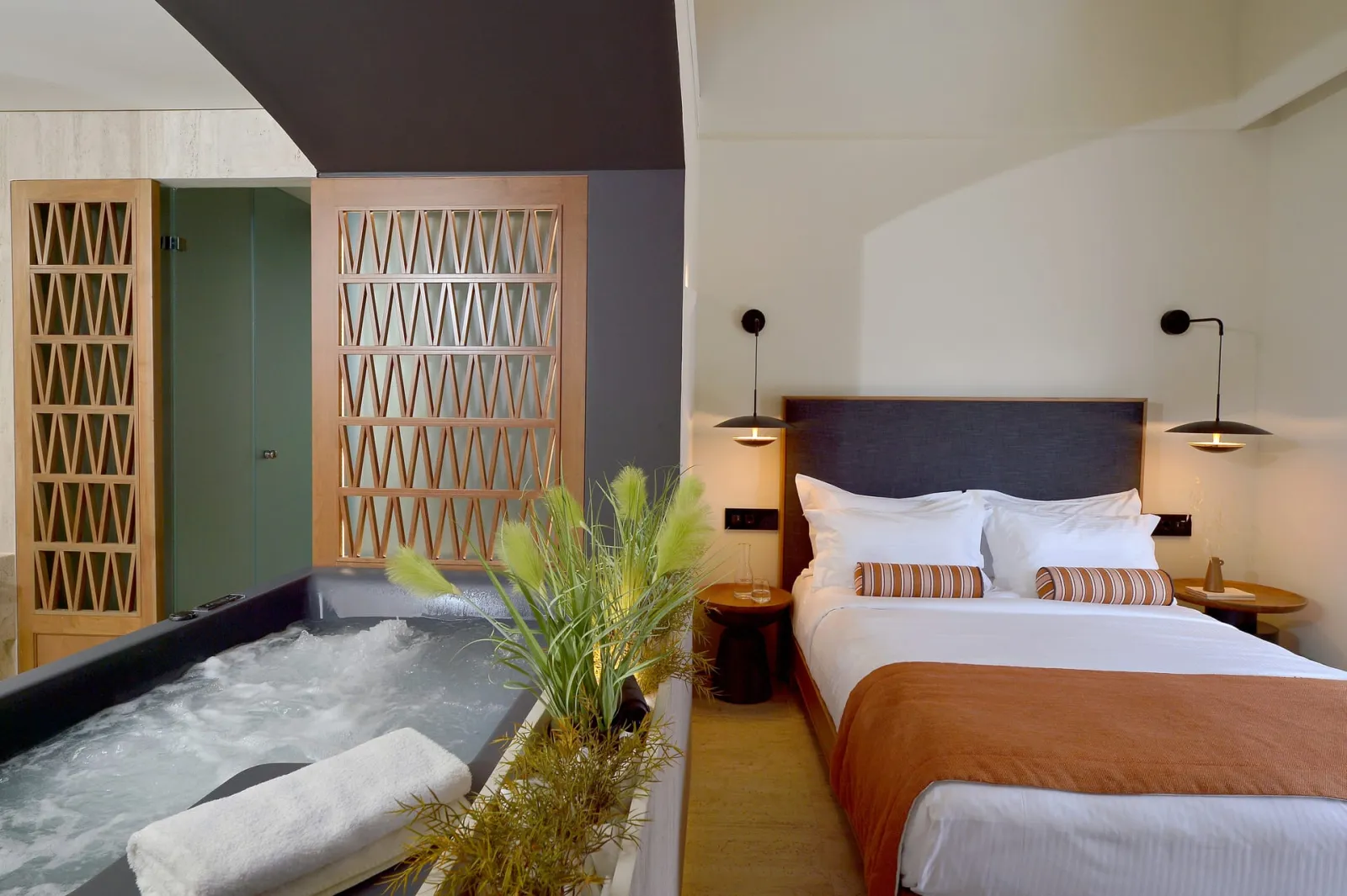 Grand Suite with Attic &amp; Hot Tub