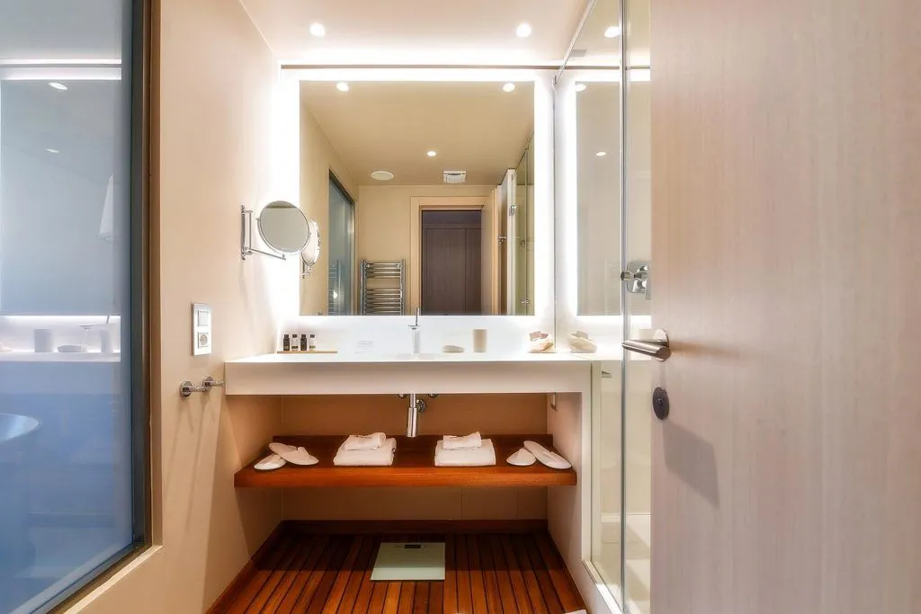 Deluxe Room Lake Side