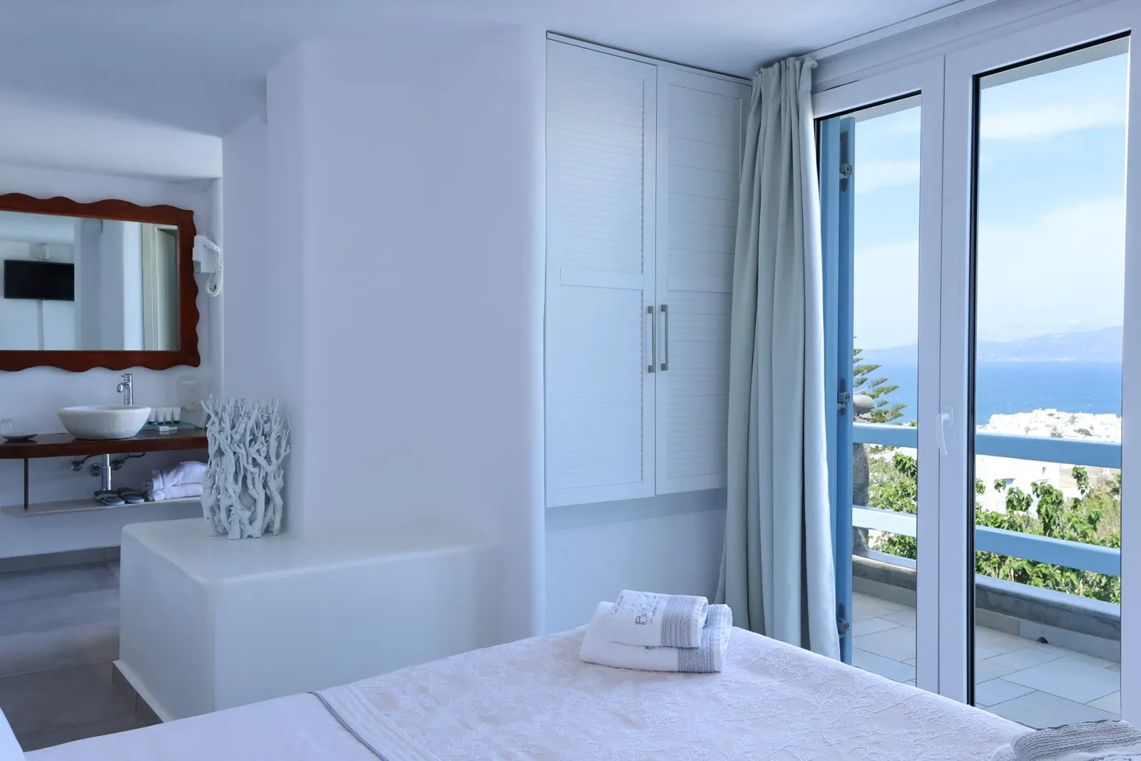Standard Sea View Room