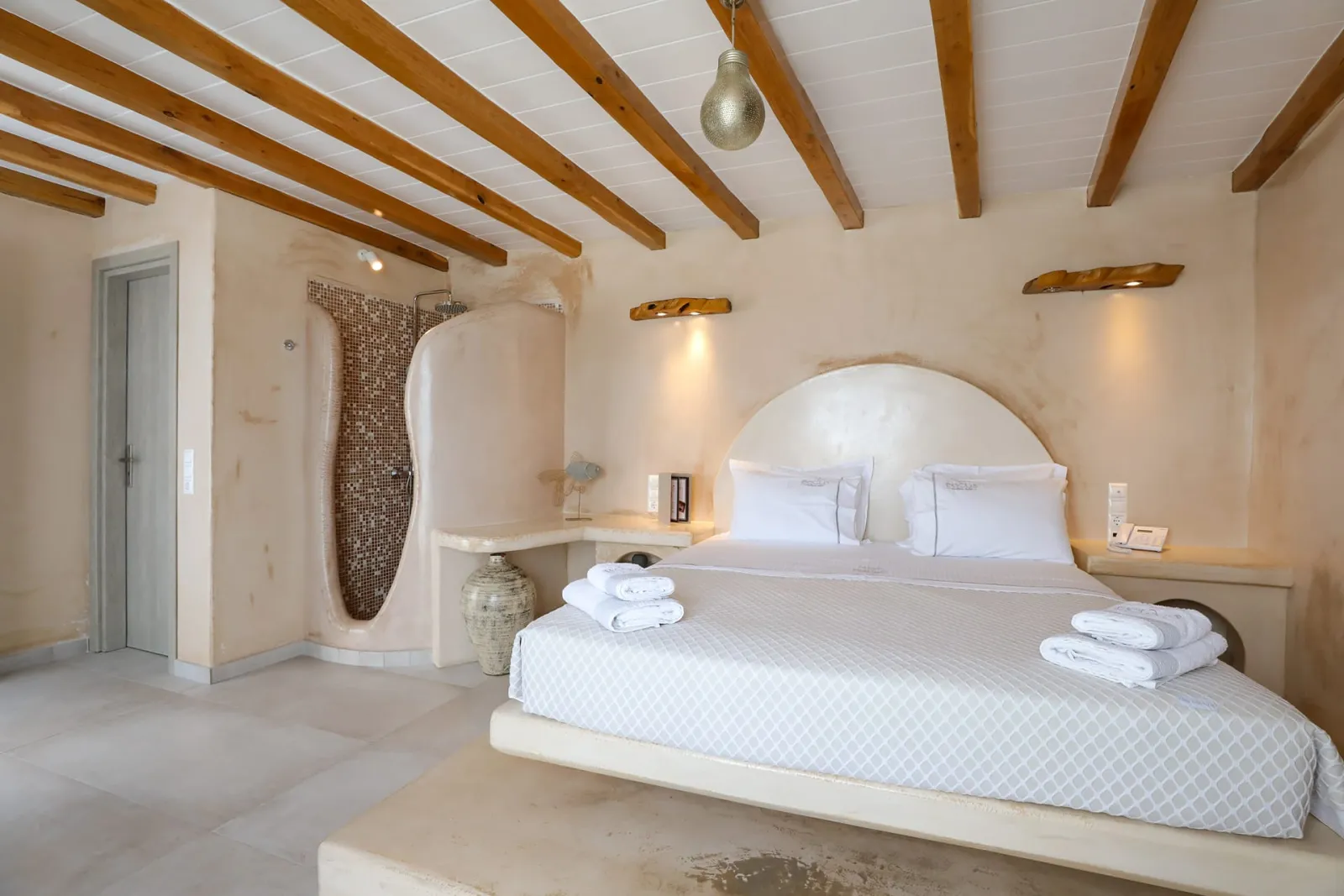 Junior Suite with Outdoor Jacuzzi
