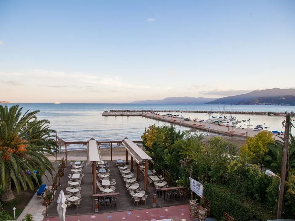 Two-bedroom Apartment Sea View