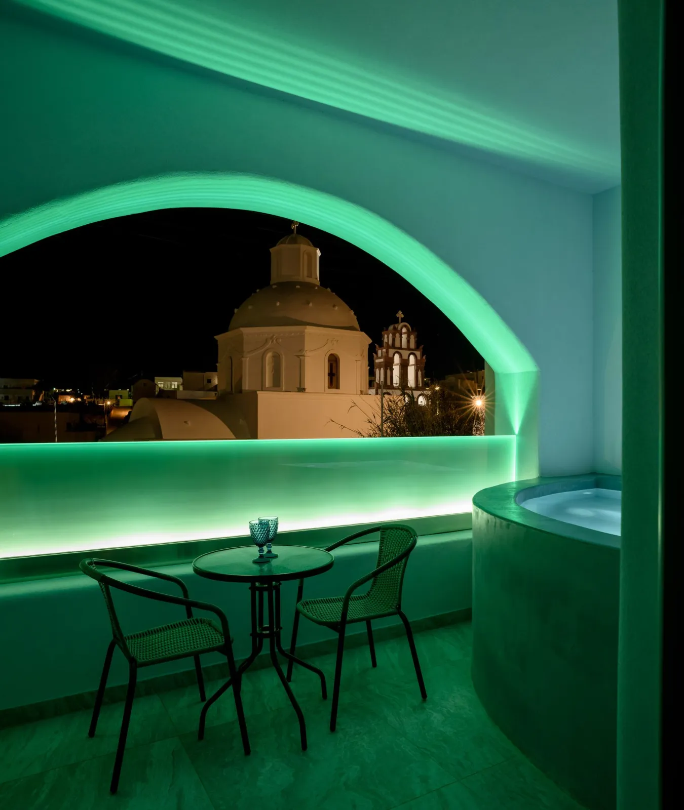 Symposio Jacuzzi Apartment