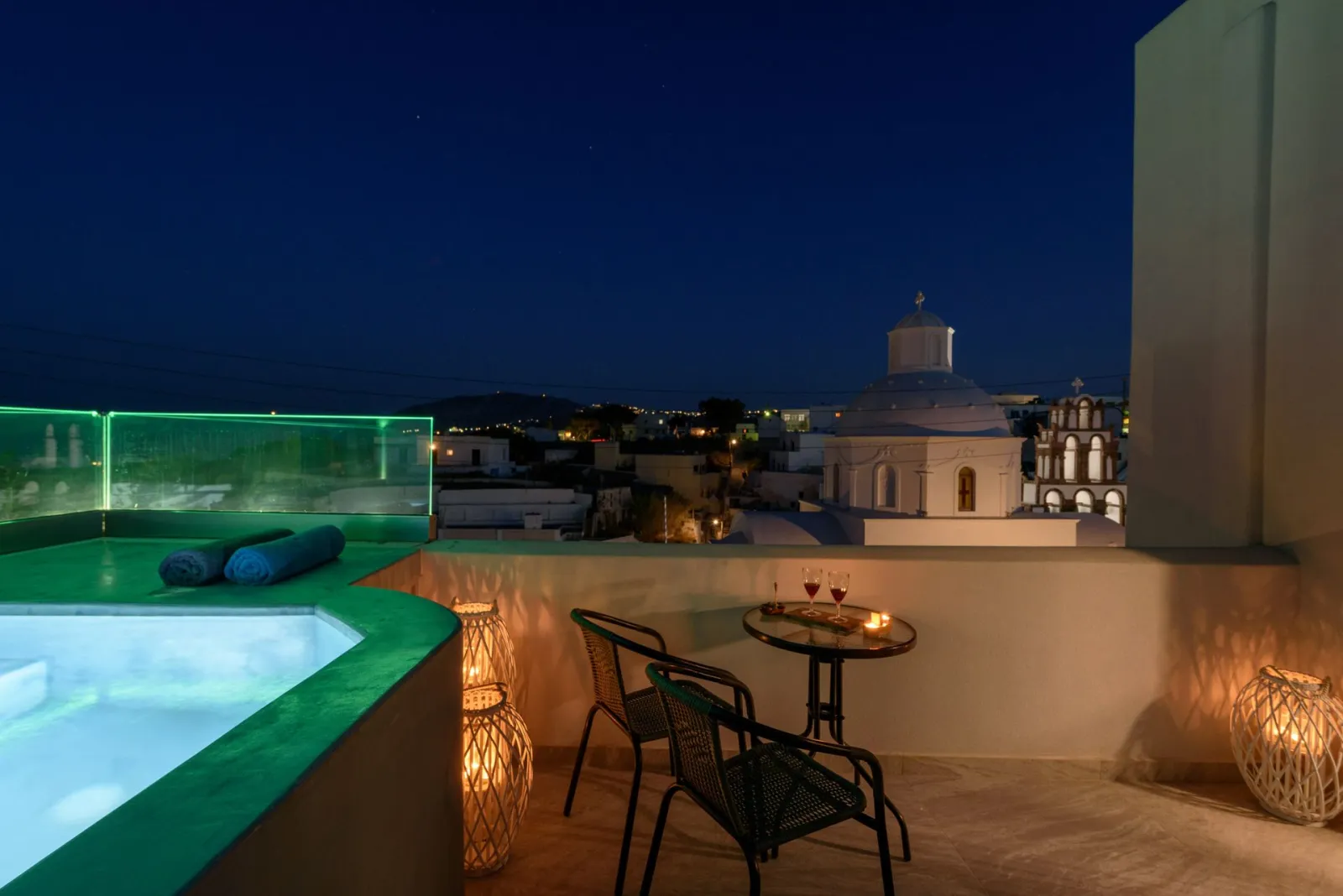 Amvrosia Jacuzzi Apartment