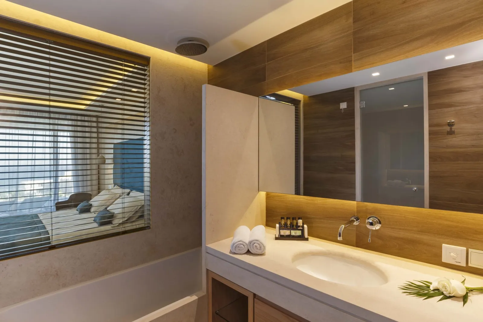 Deluxe Double Room Swim Up Side Sea View (Residences Area | Red Carpet Services)