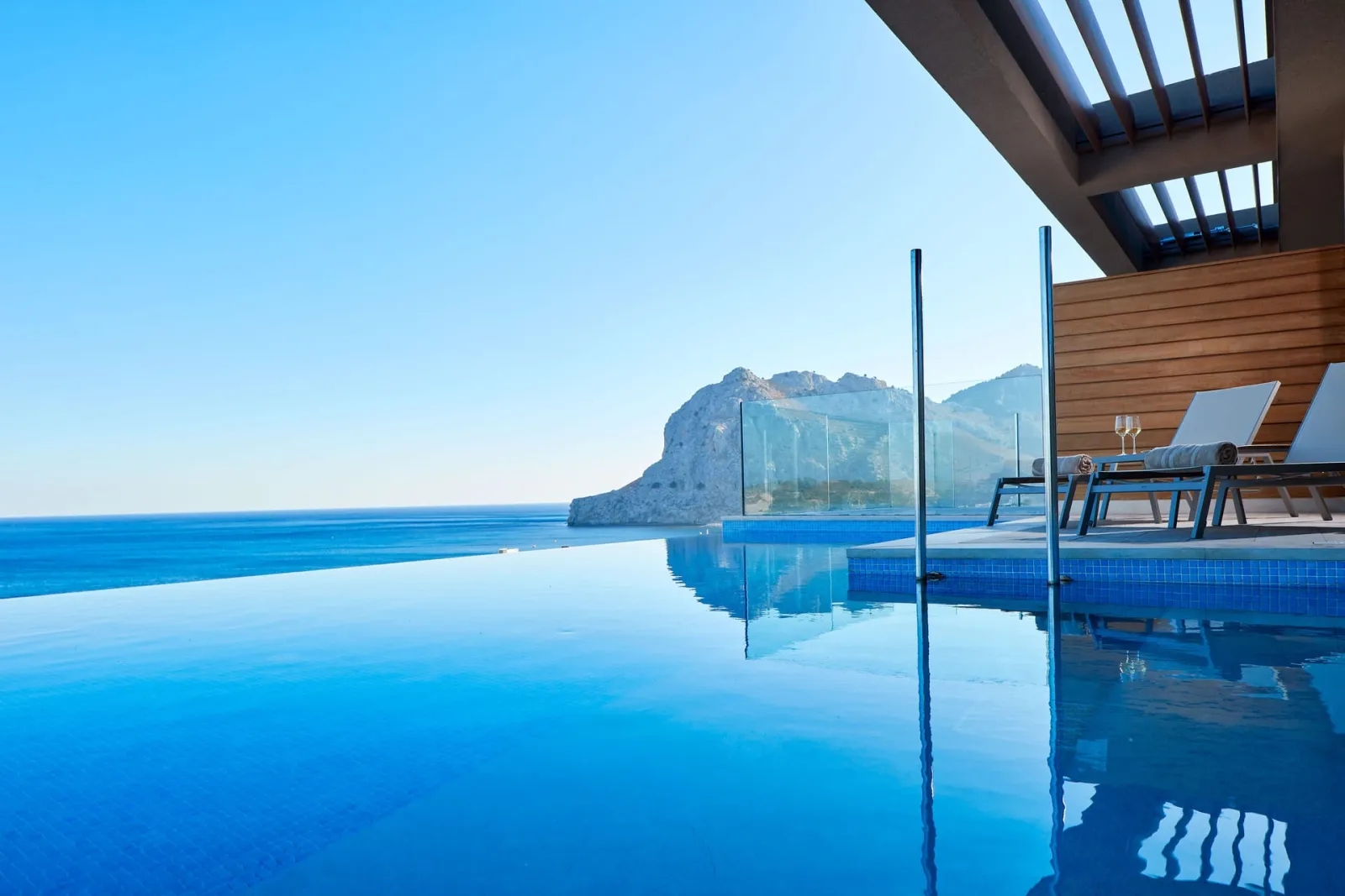 One Bedroom Suite with Private Pool Side Sea View | Red Carpet Services