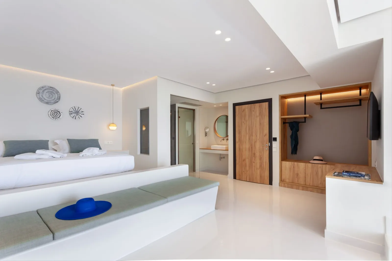 Superior Sea View Suite with Direct Pool Access