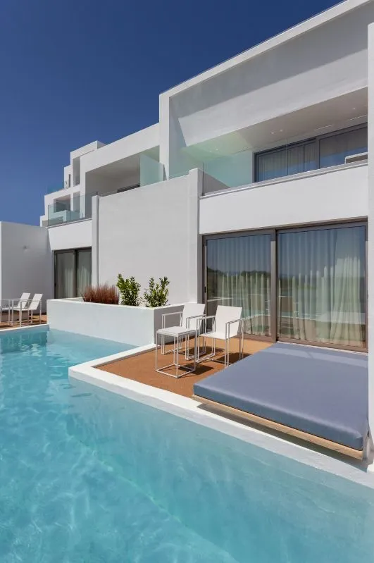 Superior Sea View Suite with Direct Pool Access
