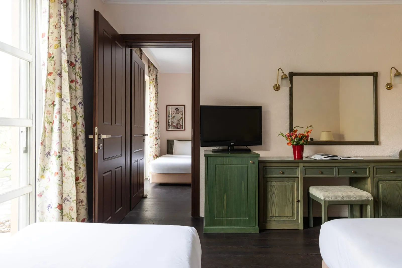 Interconnecting Rooms