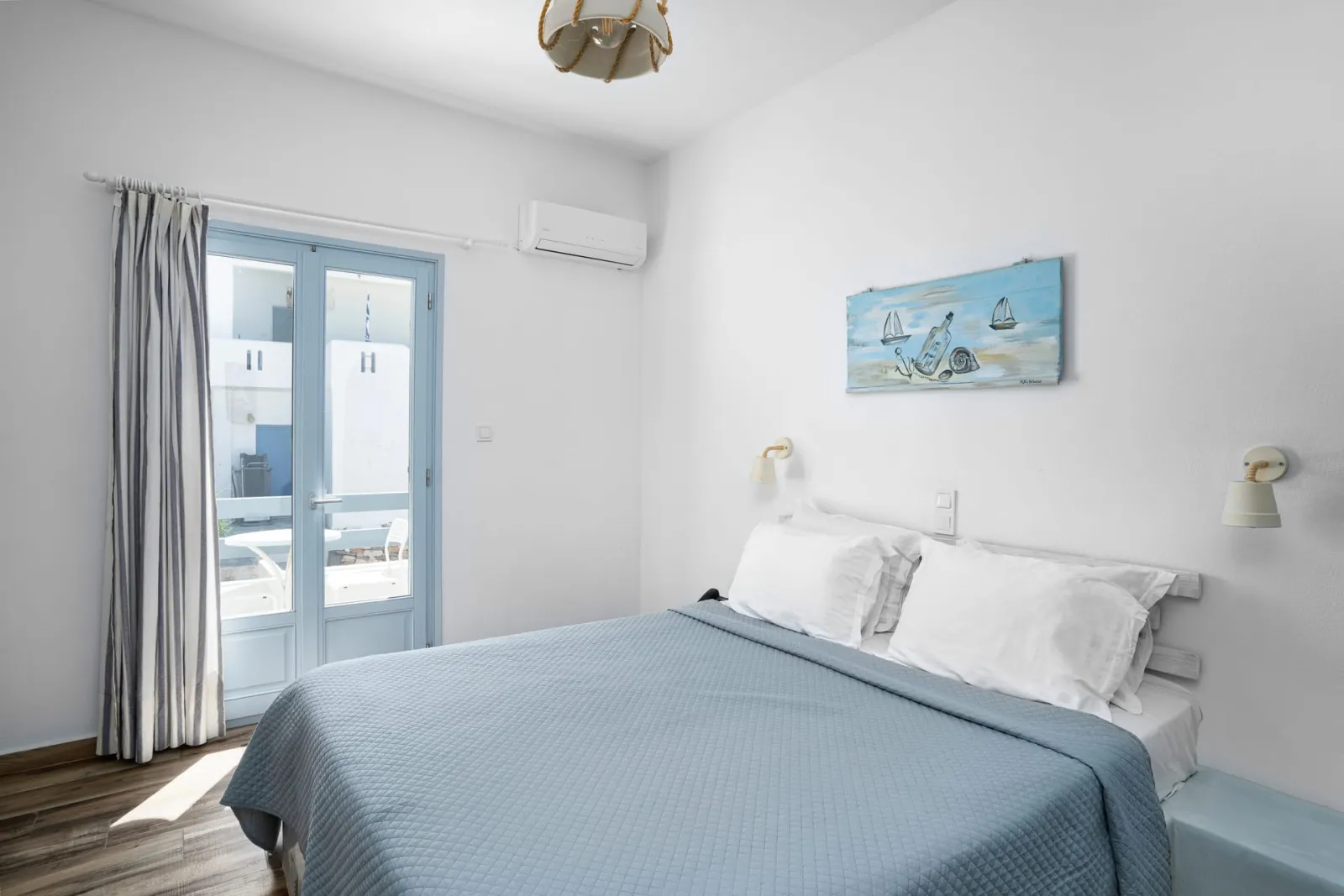 Deluxe Double Room with Street View