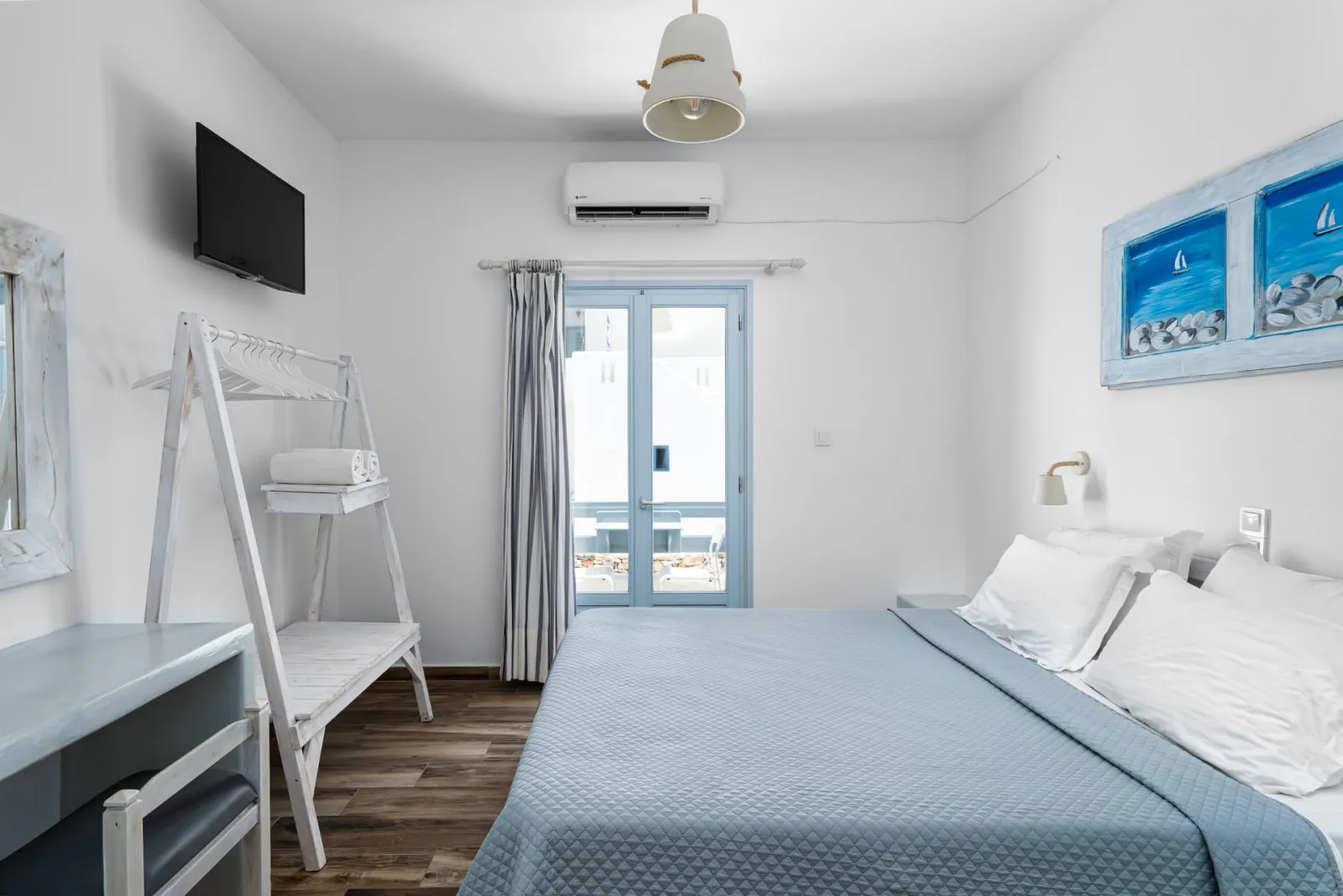Two Bedroom Family Quadruple Room with Street View