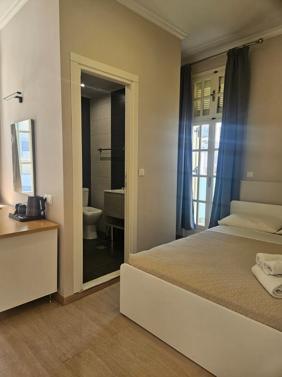 Connected Family Room (2 bedrooms)