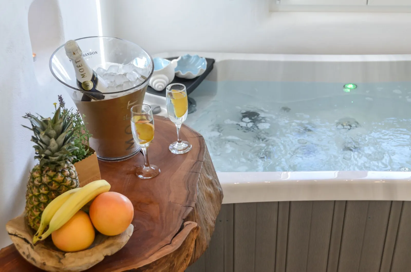 Honeymoon Suite with private Jacuzzi