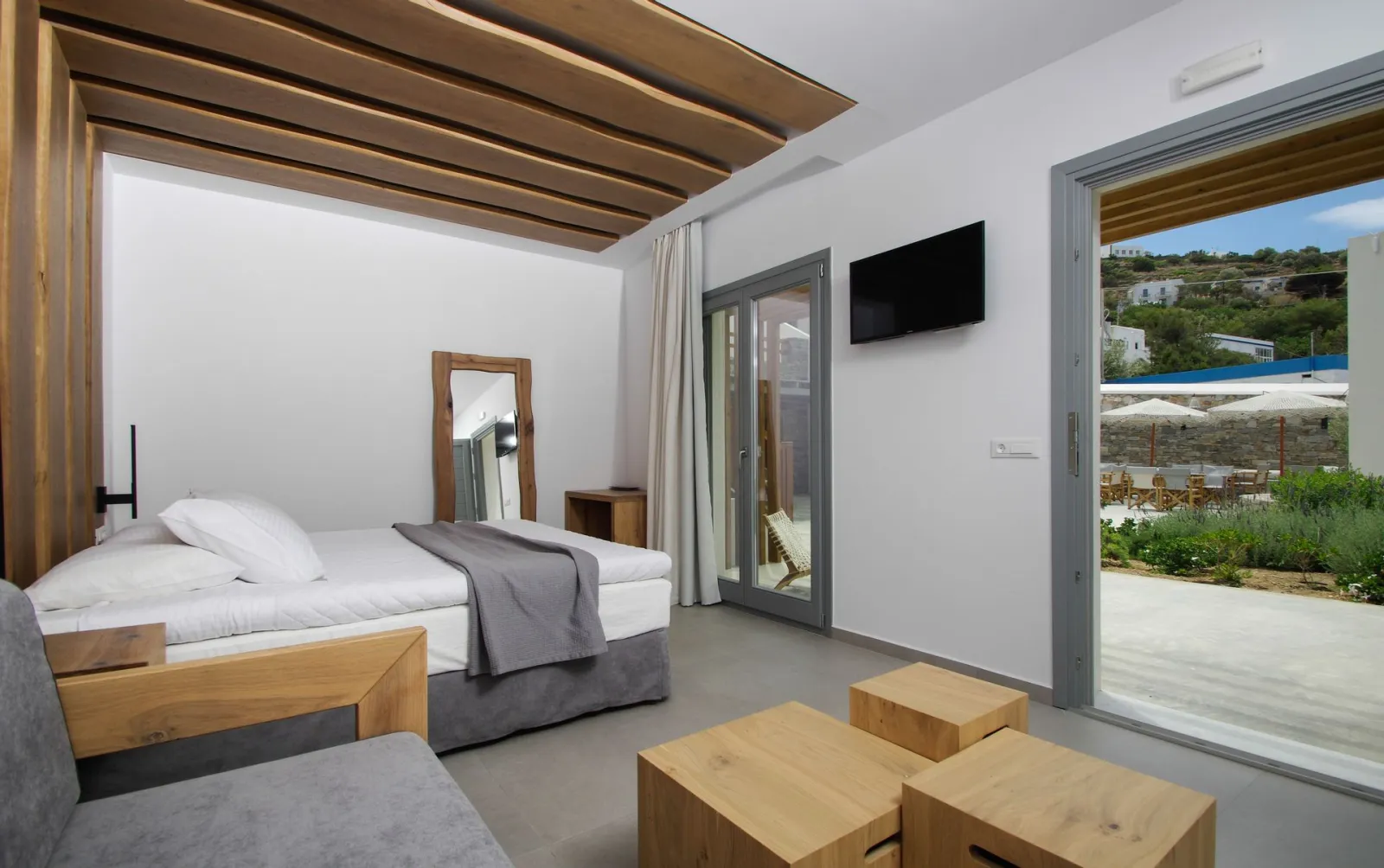 Standard Suite with garden view