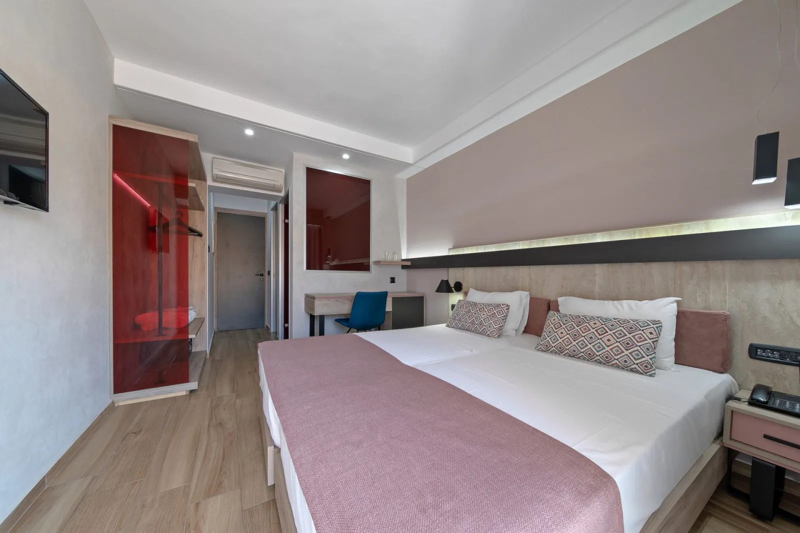 Economy Room