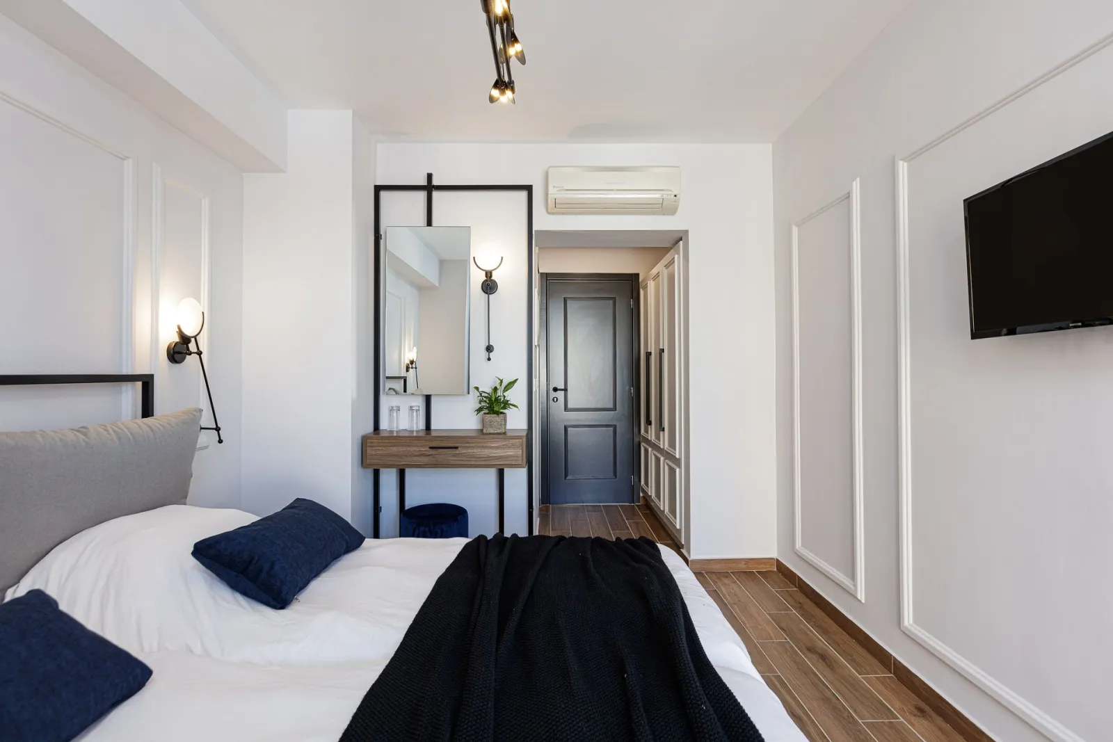 Economy Room