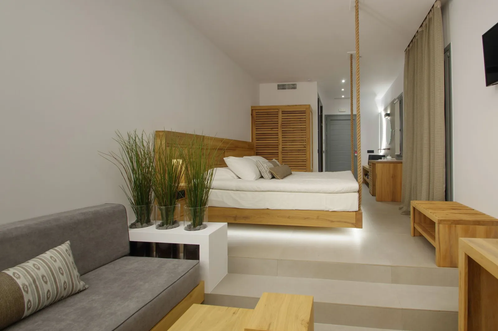 Presidential Suite with pool and sea view