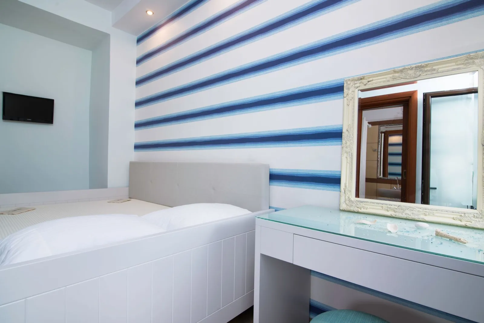 Single Room with Side Sea View
