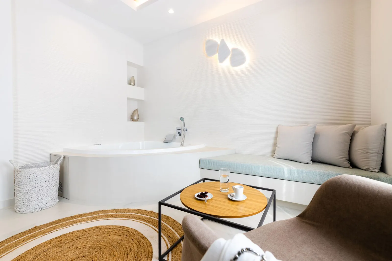 Junior Suite with Sea View and Spa Bath