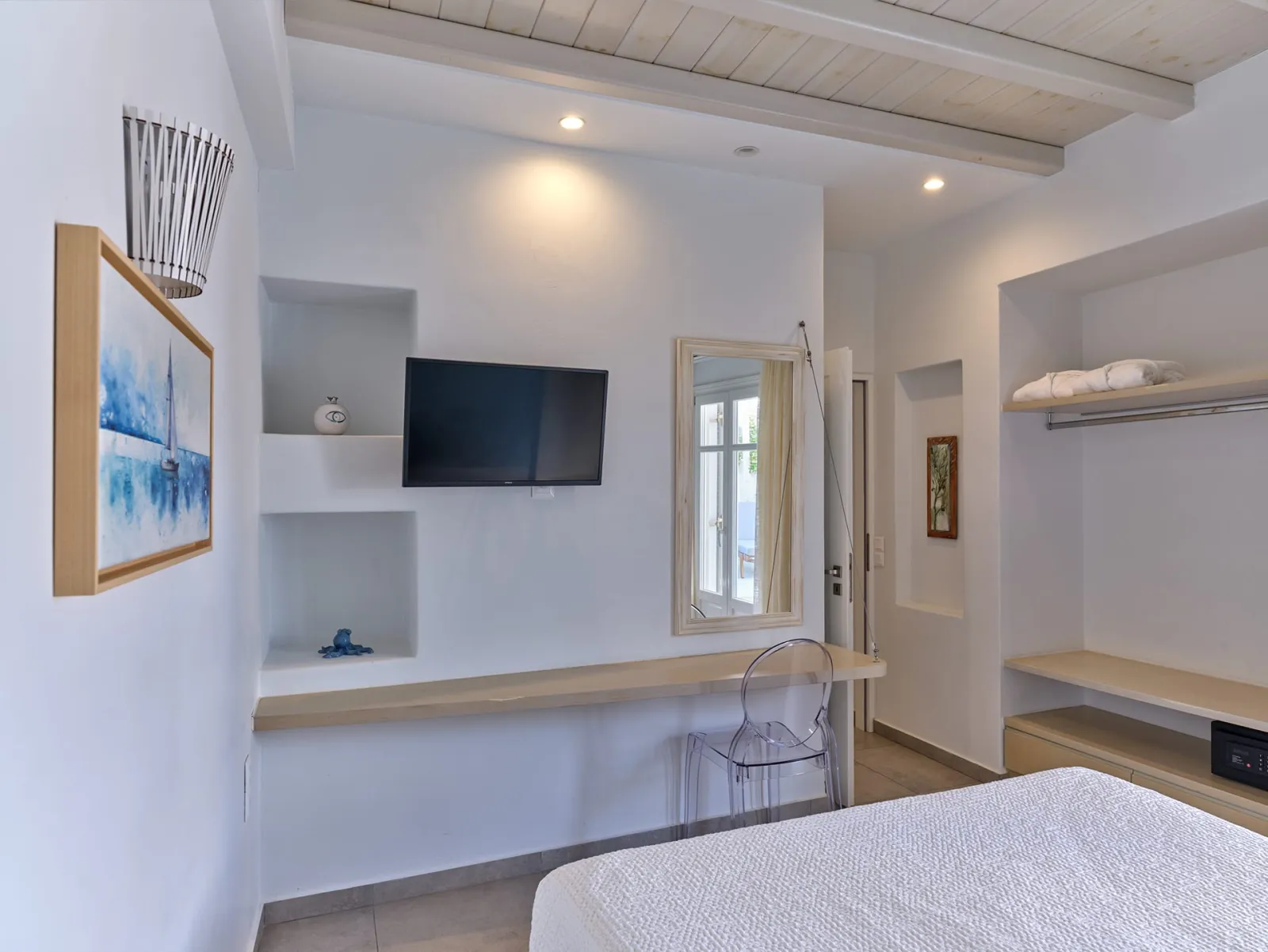 Family Suite with private outdoor Hot Tub