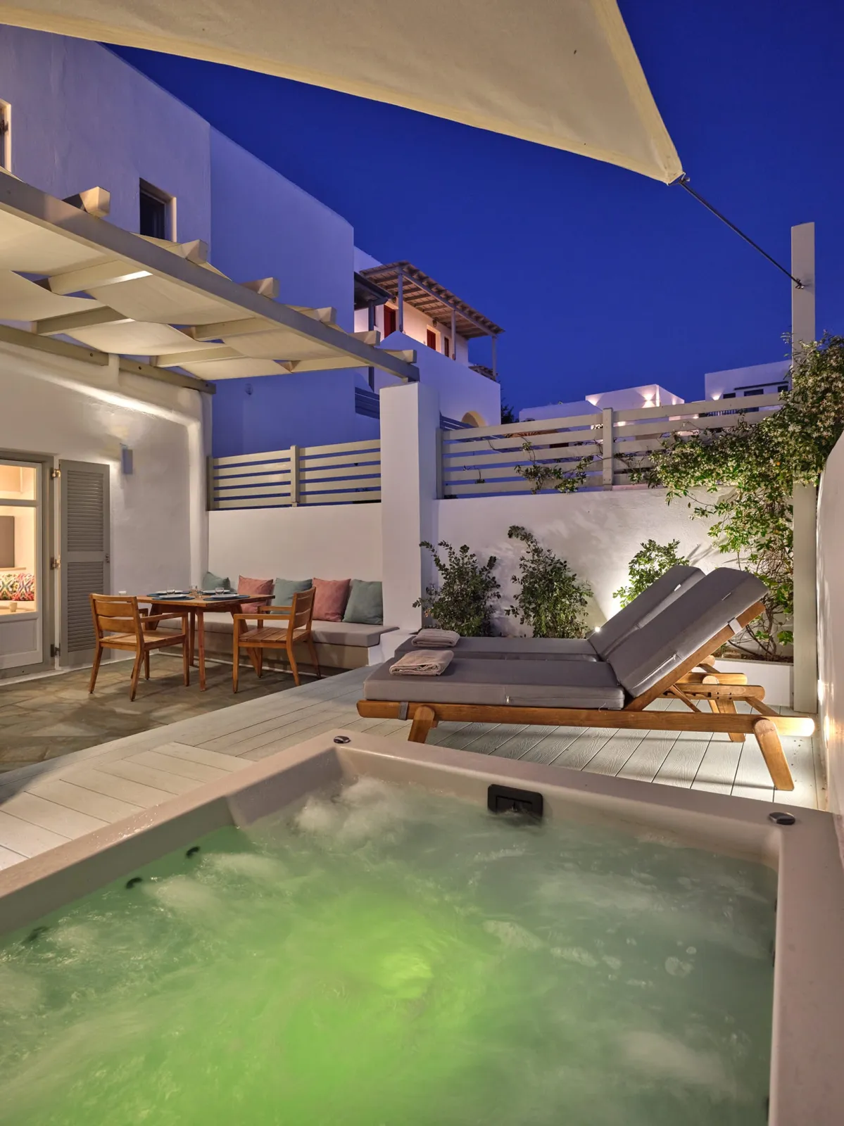 Family Suite with private outdoor Hot Tub
