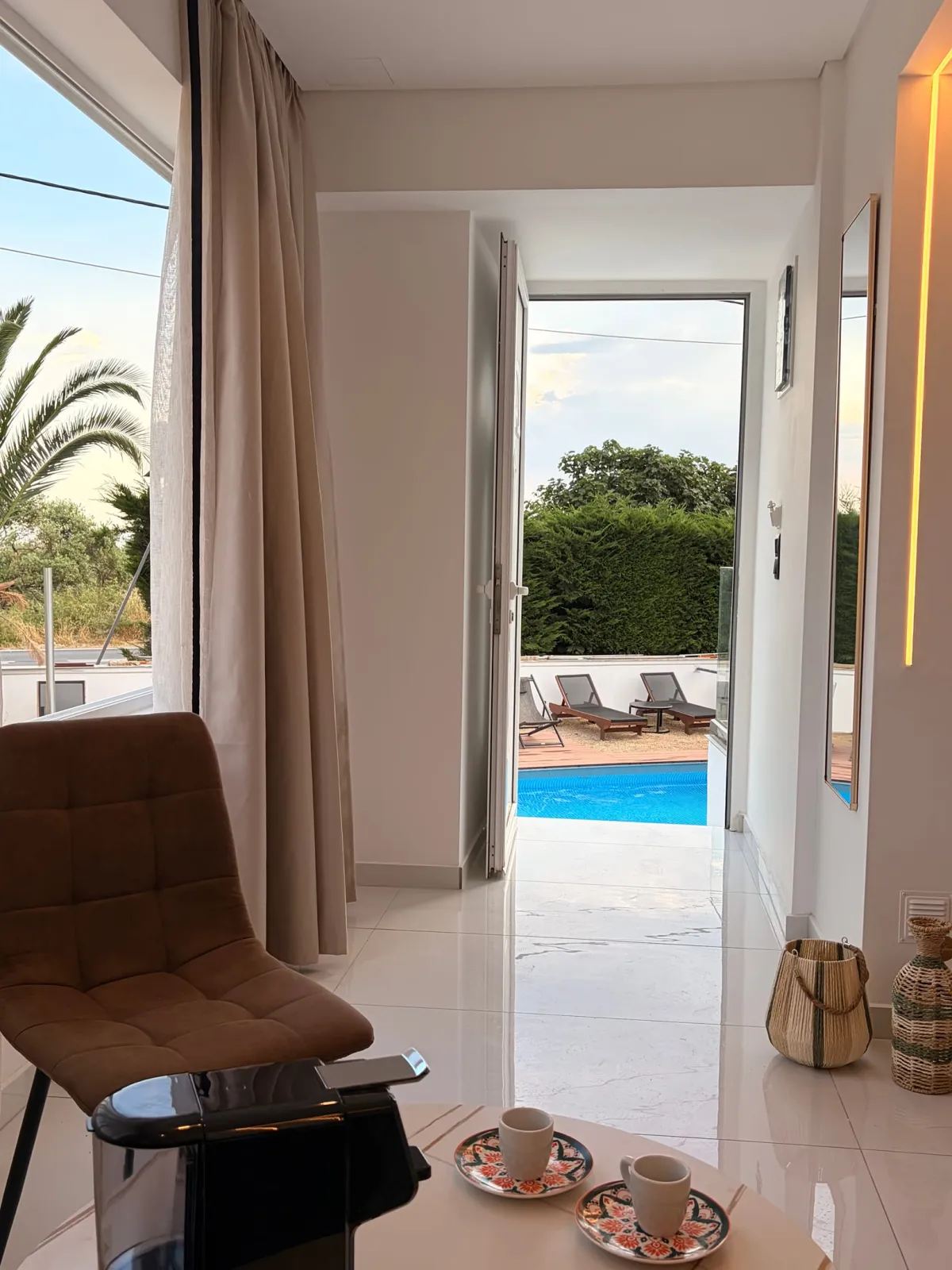 DELUX SUITE