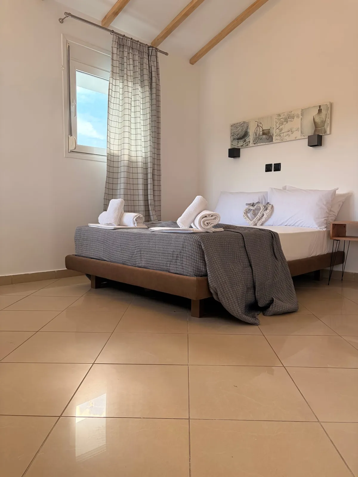 SEAVIEW APARTMENT