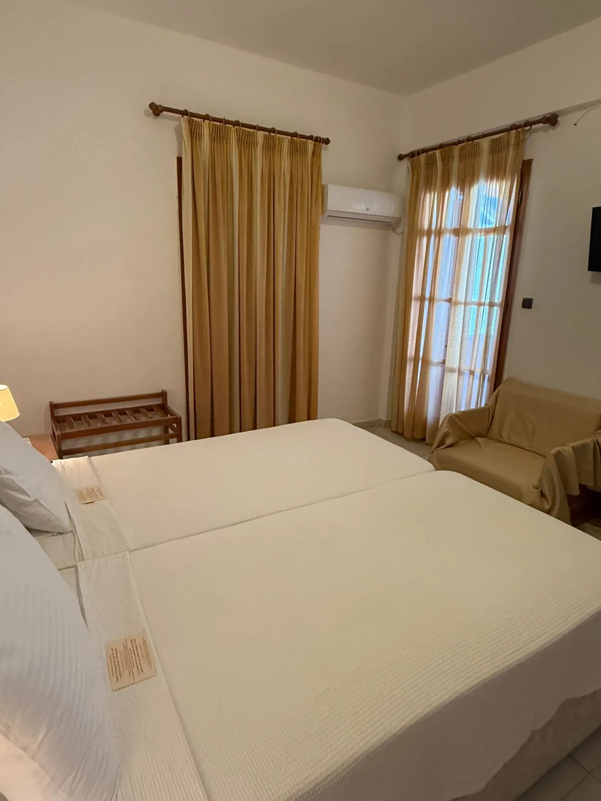 Twin Room with Partial Sea View