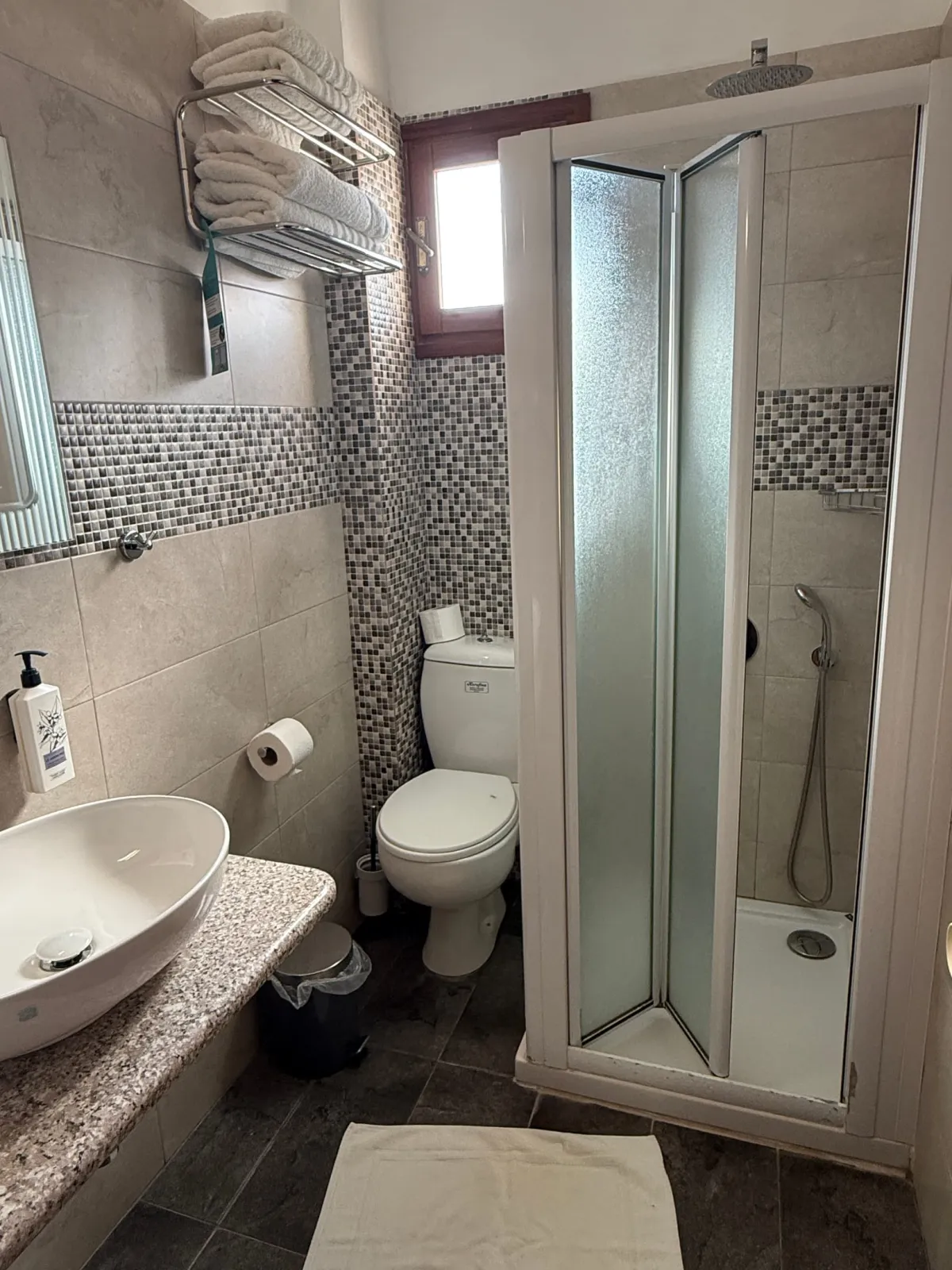 Twin Room with Partial Sea View