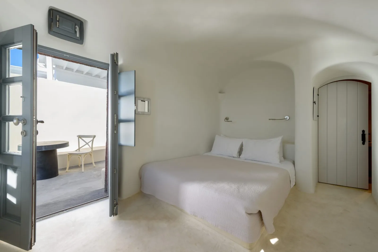 Vanilla Room with Outdoor Hot Tub & Caldera View