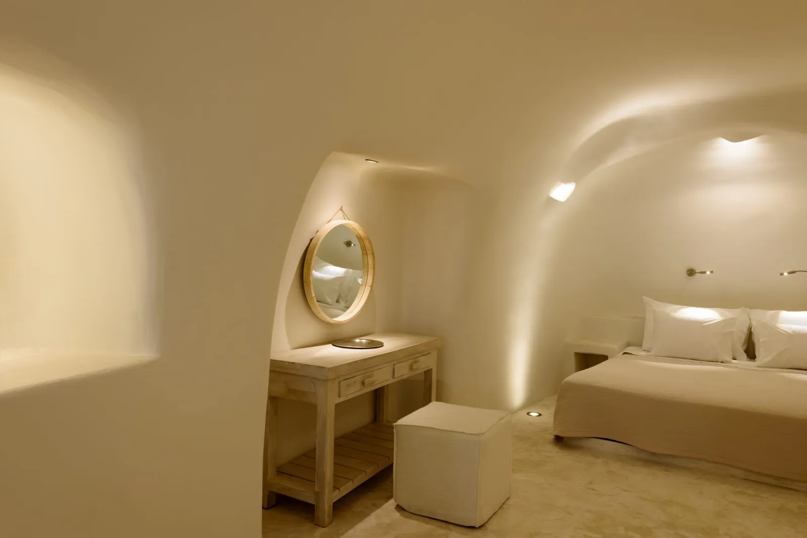 Suite with Indoor & Outdoor Hot Tub & Terrace with Caldera View