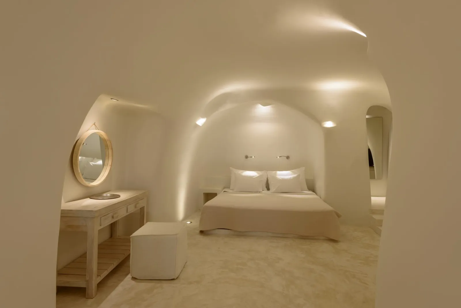 Suite with Indoor & Outdoor Hot Tub & Terrace with Caldera View