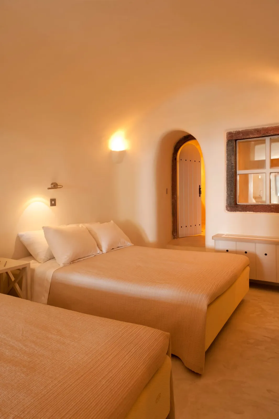 Kapari Honeymoon Suite with Indoor Hot Tub &amp; Private Terrace with Caldera View