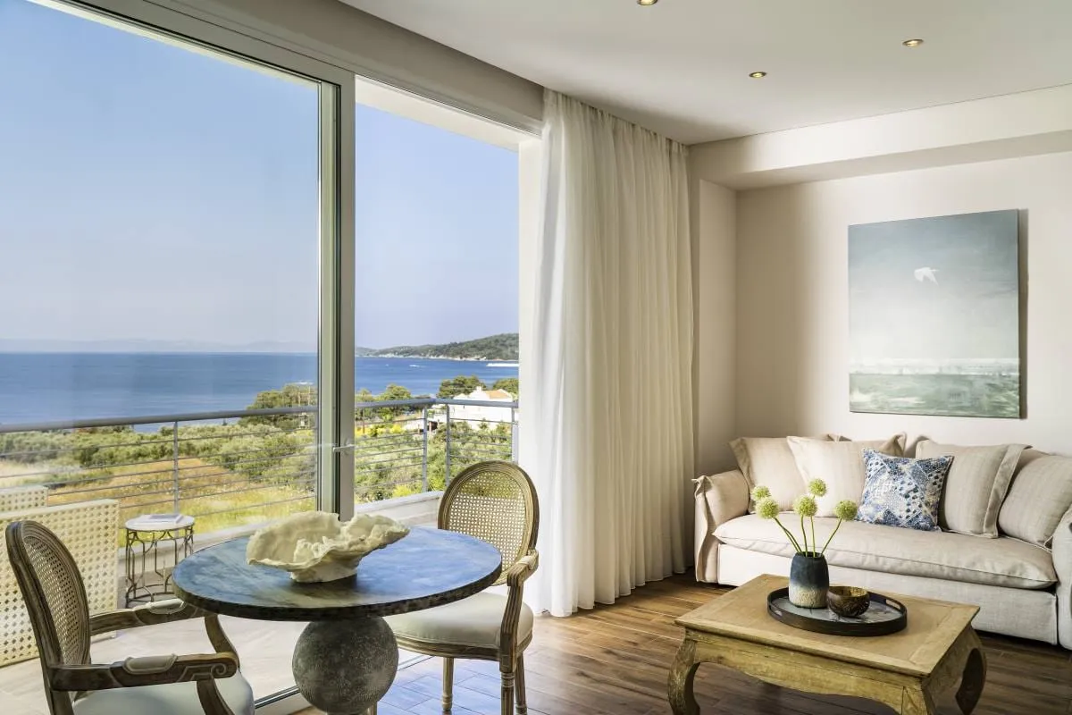 Suite - 1 Bedroom (shared pool)