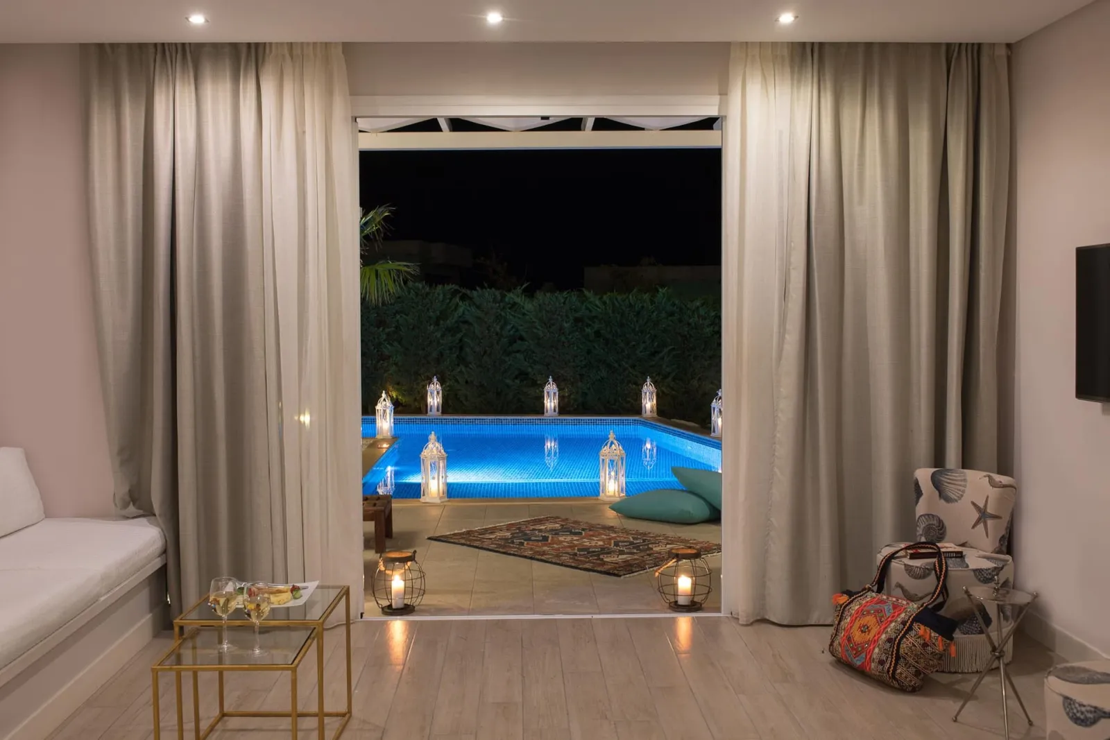 Exclusive 2 Bedroom Suite with private pool