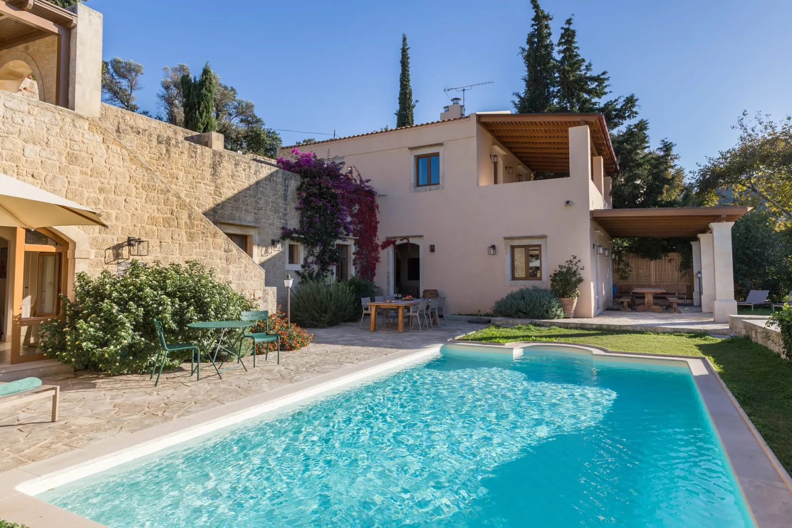 Two-Bedroom Suite Seaview - Shared Pool (Elia)