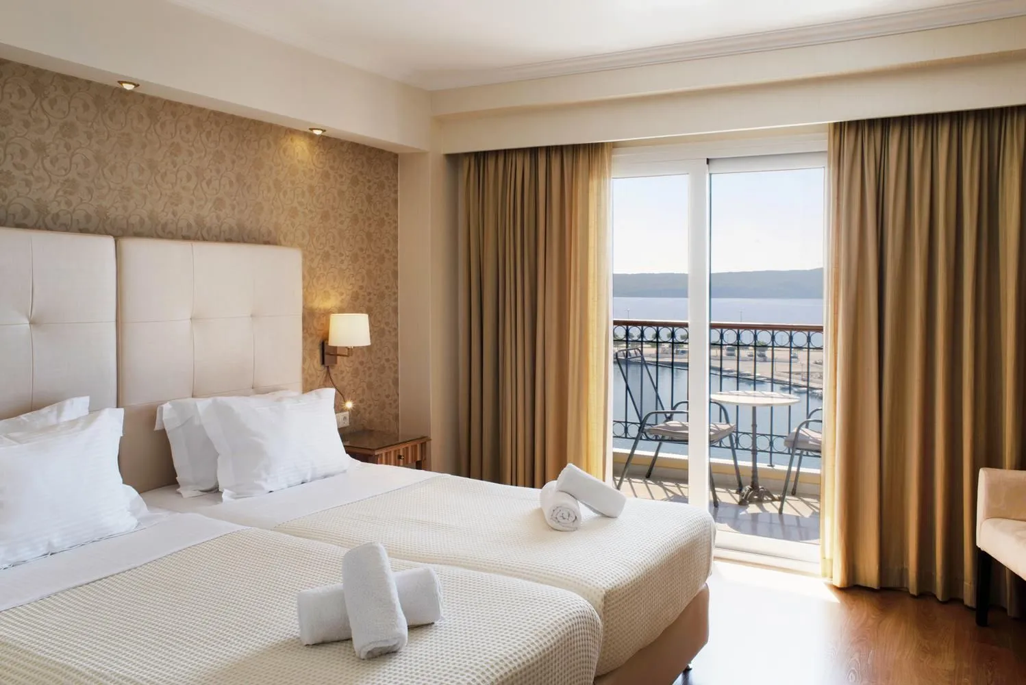 Deluxe Double/Twin Room