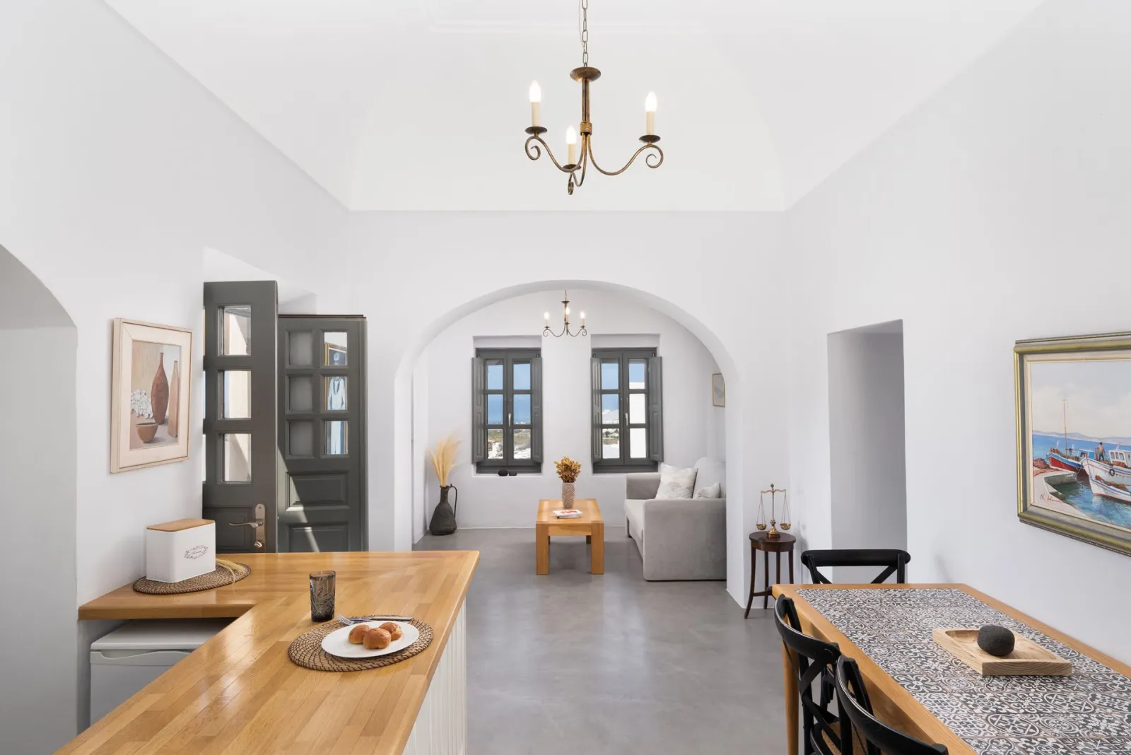 Deluxe Suite with Outdoor Hot Tub and Seaview