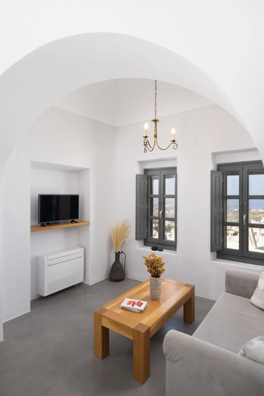 Deluxe Suite with Outdoor Hot Tub and Seaview