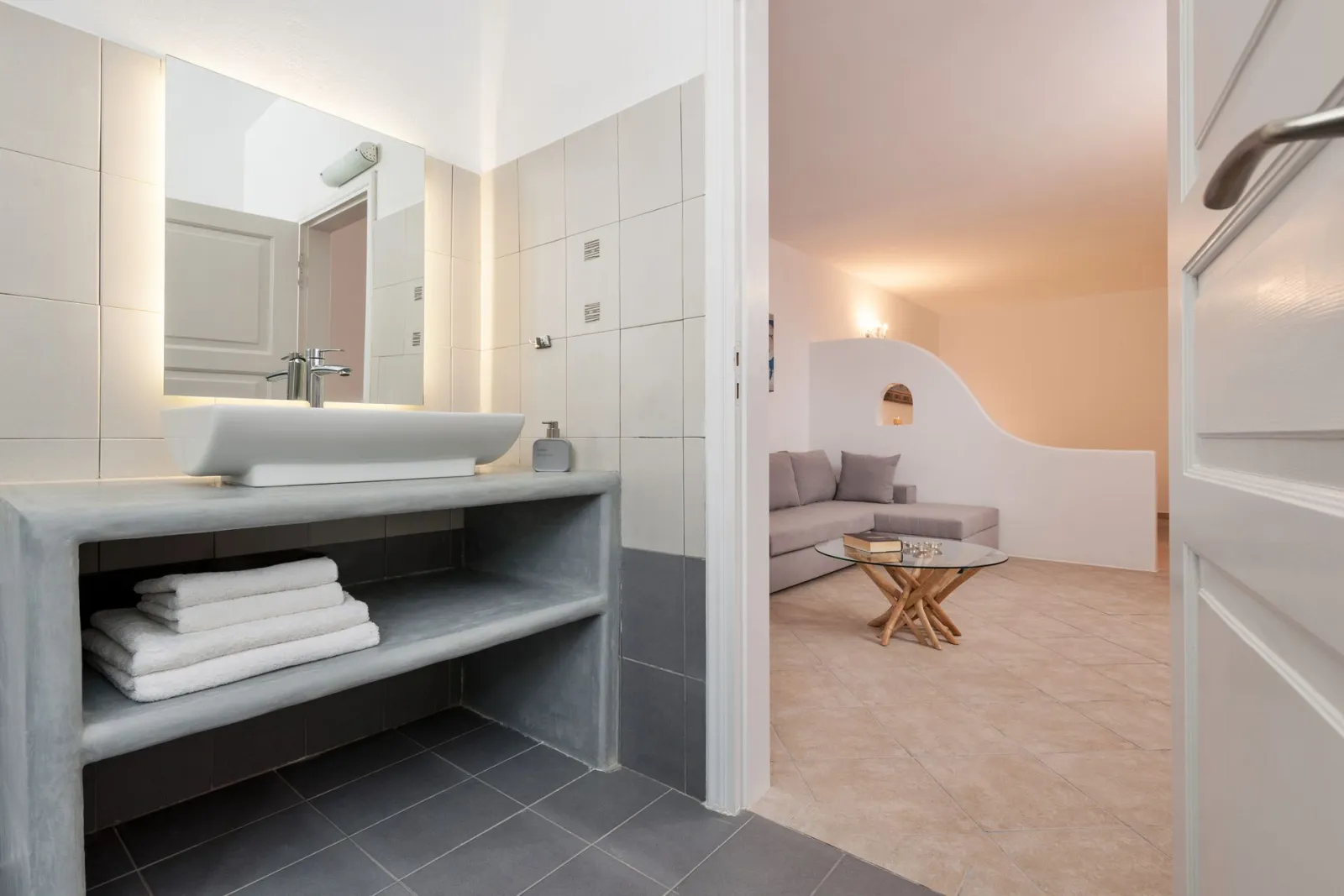 Entire Residence with Outdoor Private Heated Pools & Hot Tubs