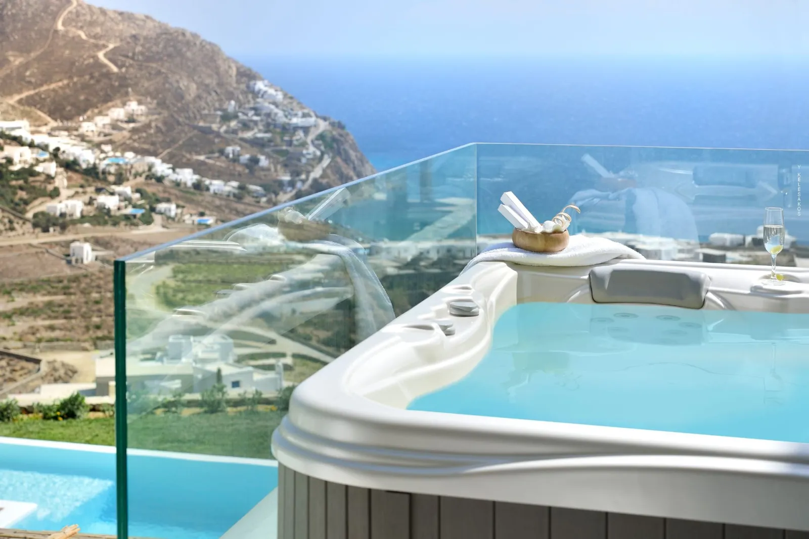 6 Bedrooms | Thoi | Elia