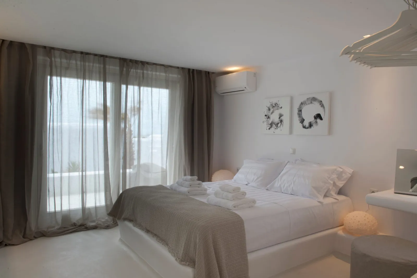 1 Bedroom | Ethilla Suite I | Tourlos