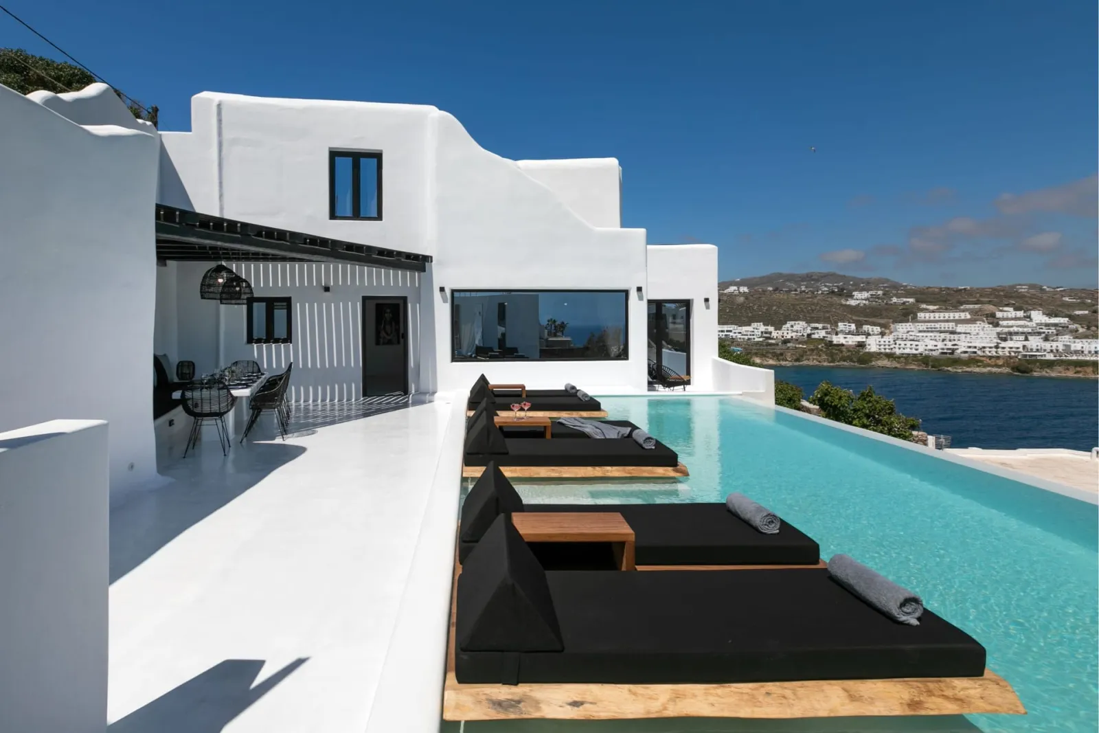 5 Bedroom | Andromeda | Psarou