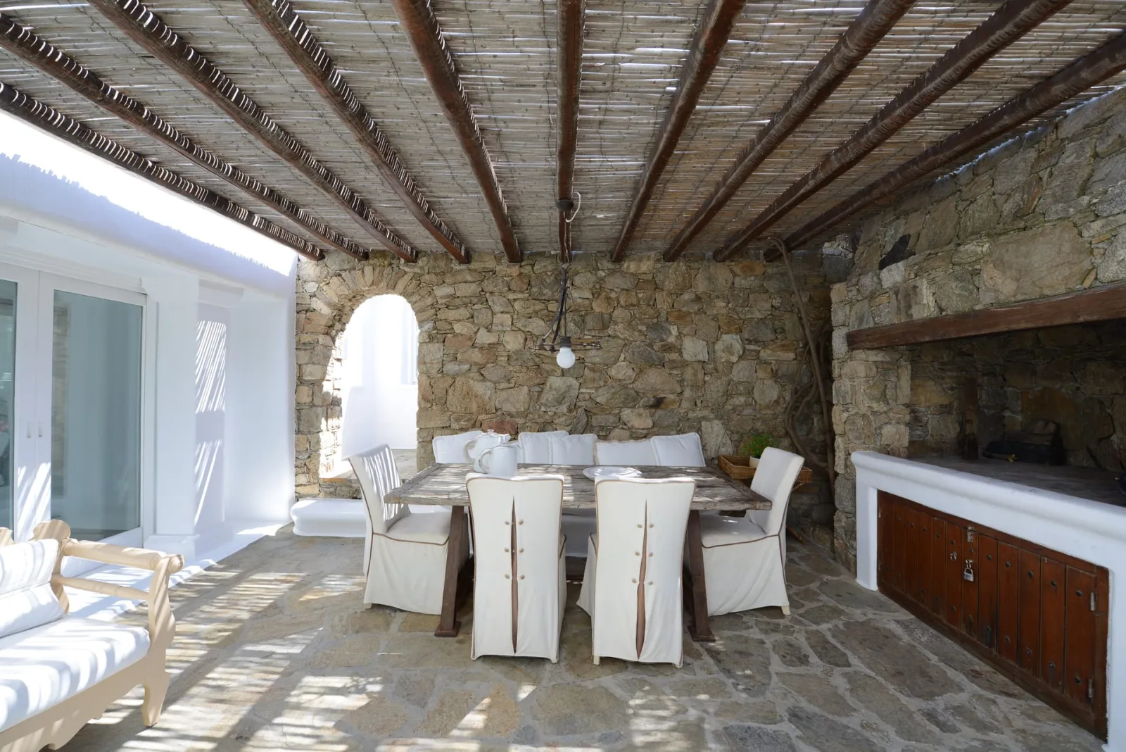 6 Bedrooms | Arcadia | Agios Ioannis