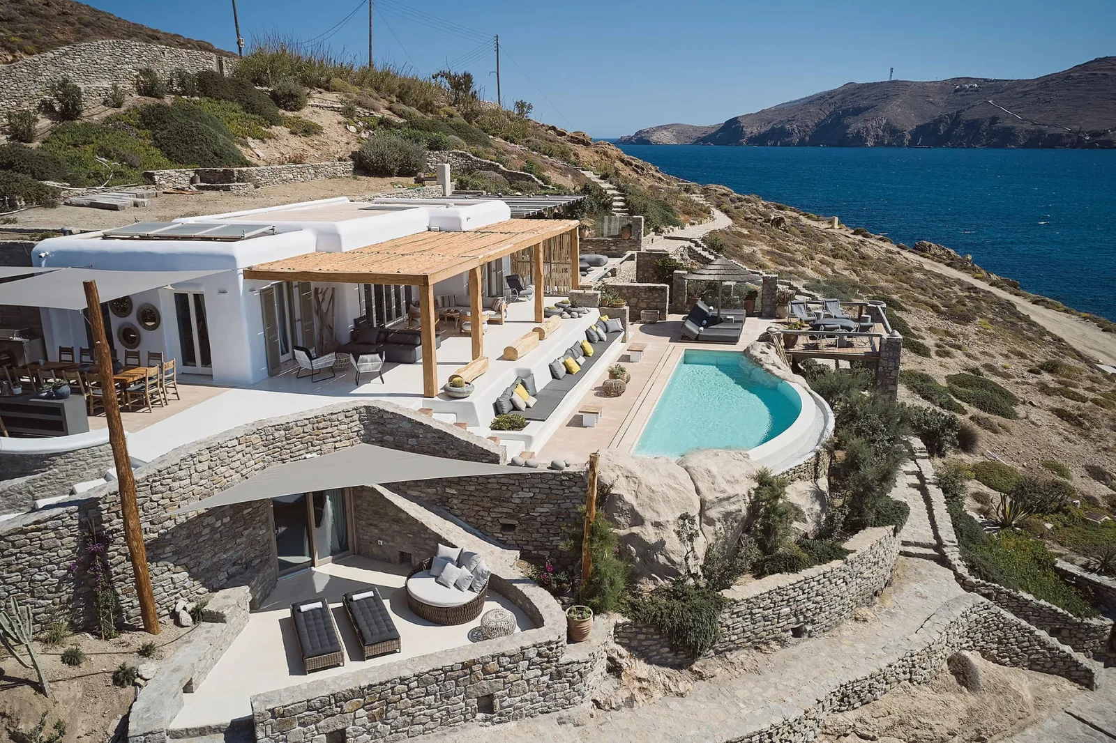 7 Bedrooms | Posidonia | Ftelia