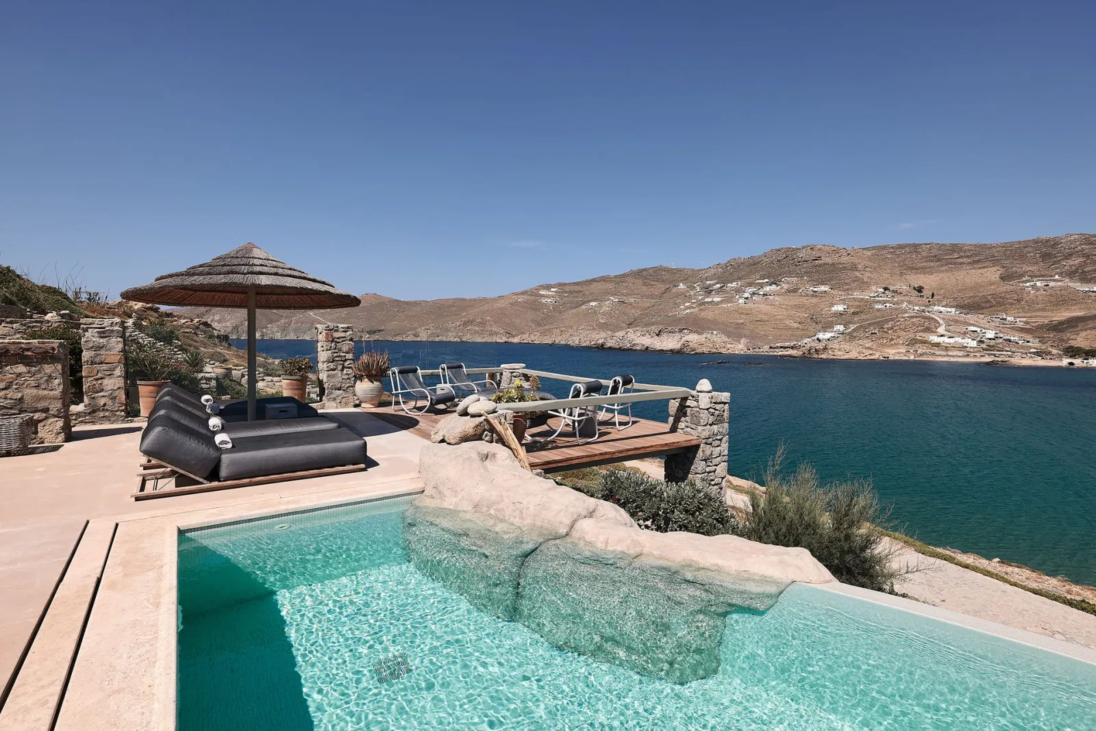 7 Bedrooms | Posidonia | Ftelia