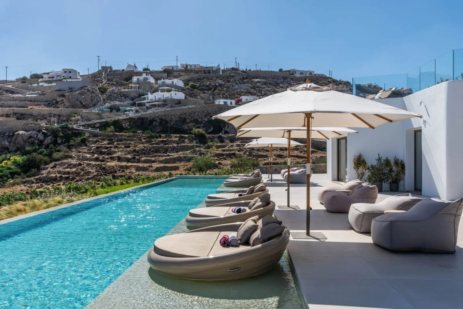 8 Bedrooms I Serenity Psarou Estate