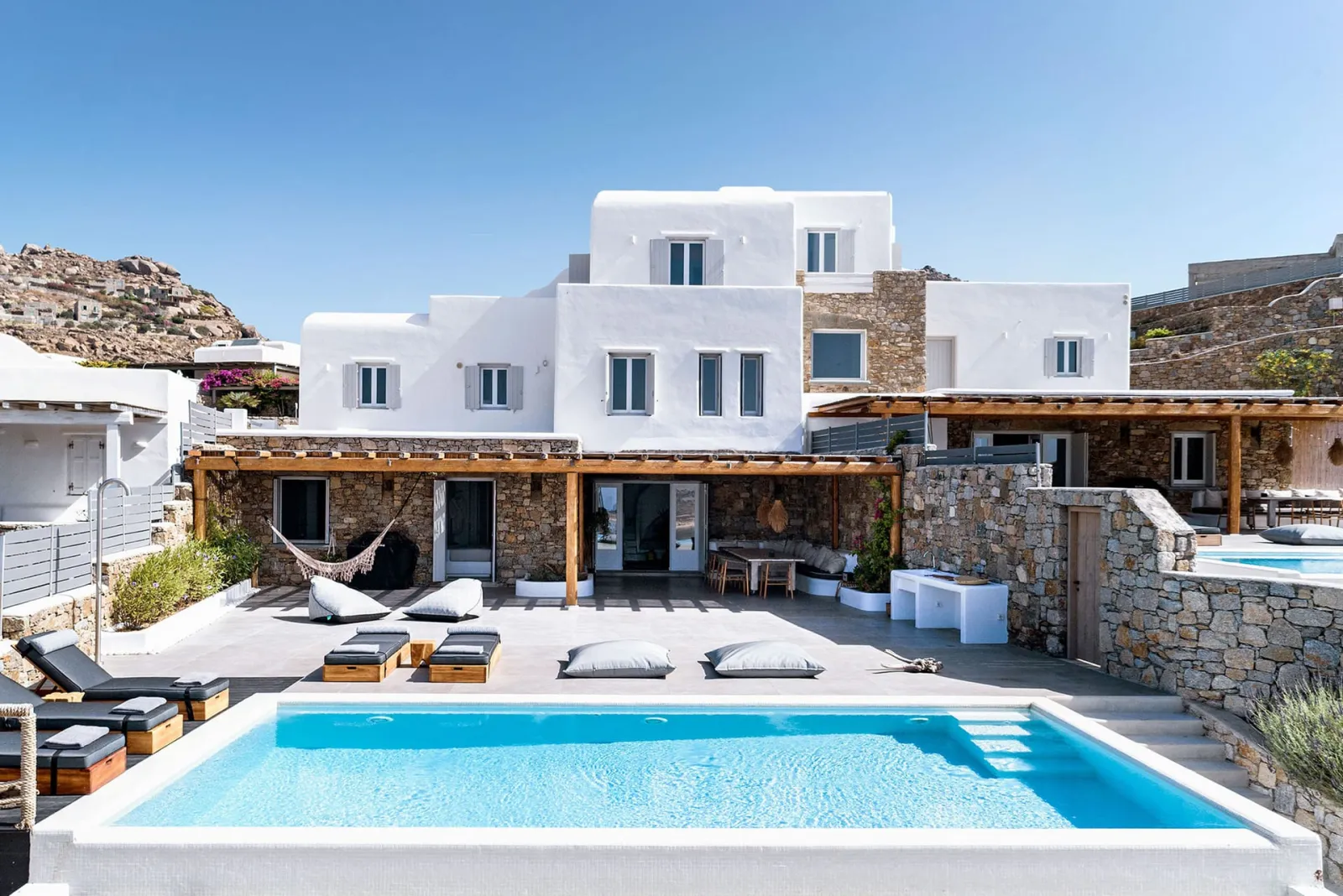 5 Bedrooms I Phoenix I I Kalafatis