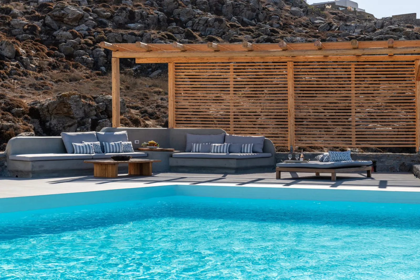 6 Bedrooms I Zoeva I Kastro