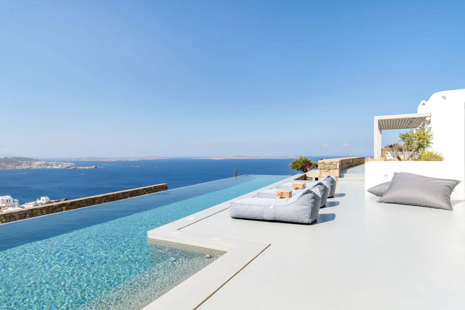 5 Bedrooms I Aerinia I Tourlos